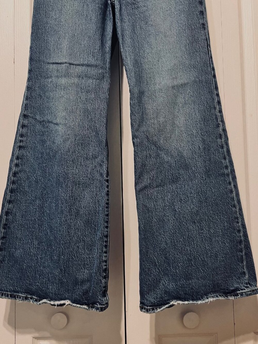 Levi's Premium San Francisco, Cal. Ribcage Bell Women's Distressed Jeans-Size 28 - Picture 4 of 13